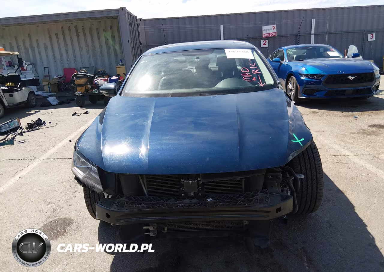 2019 Volkswagen Passat 2.0T Wolfsburg Edition VIN:1VWLA7A36KC000840 - 13