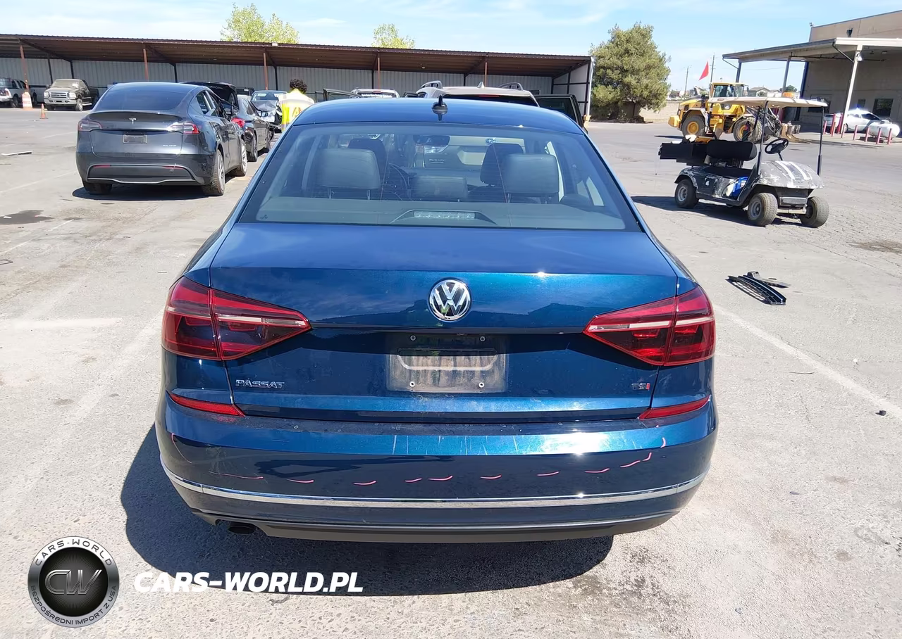 2019 Volkswagen Passat 2.0T Wolfsburg Edition VIN:1VWLA7A36KC000840 - 17
