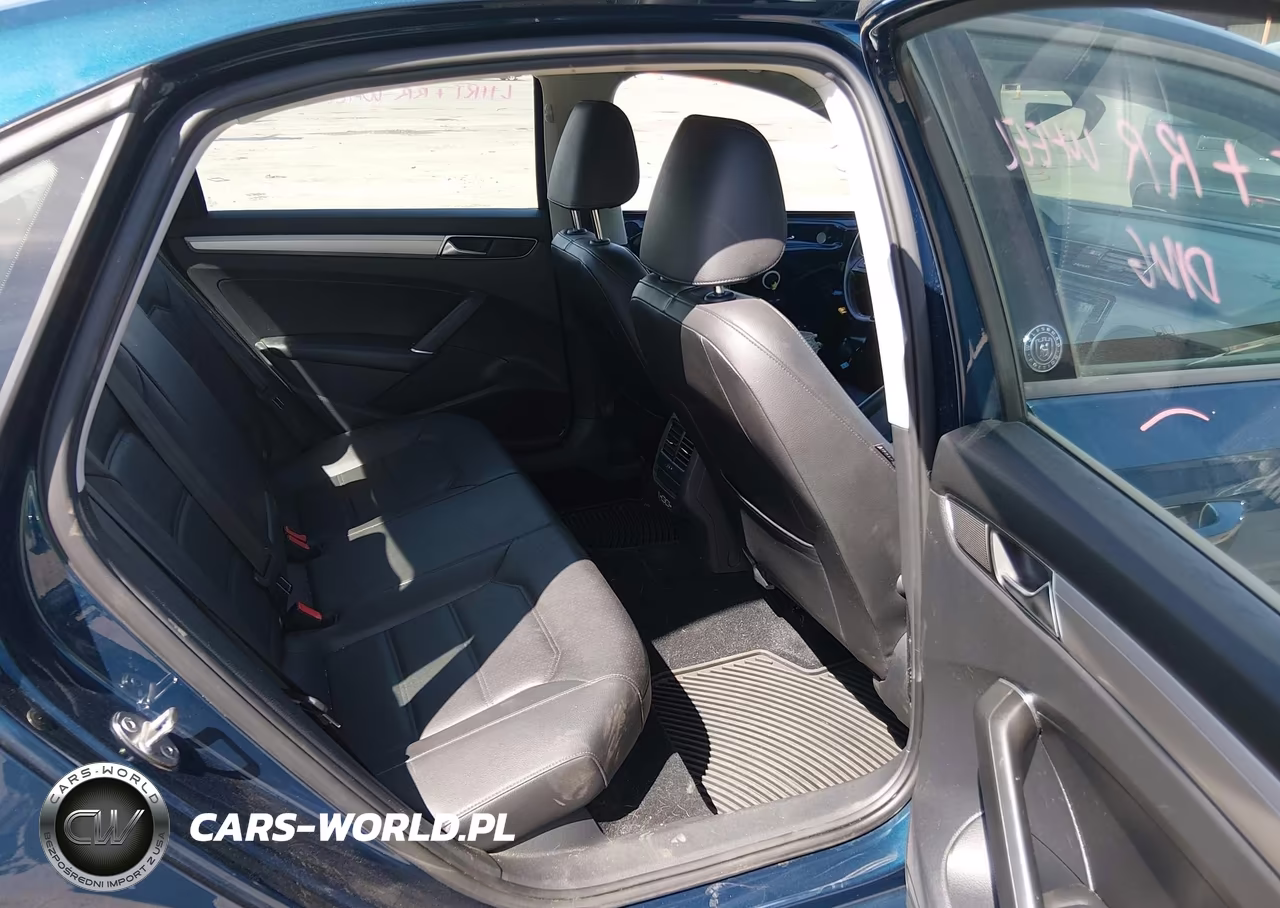 2019 Volkswagen Passat 2.0T Wolfsburg Edition VIN:1VWLA7A36KC000840 - 8