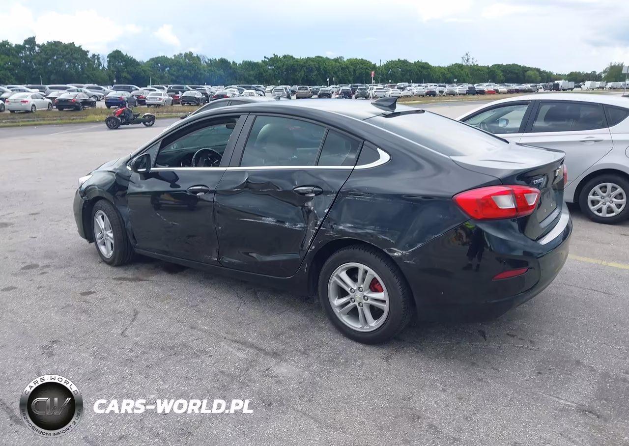 2018 Chevrolet Cruze Lt Auto VIN:1G1BE5SM3J7123641 - 3