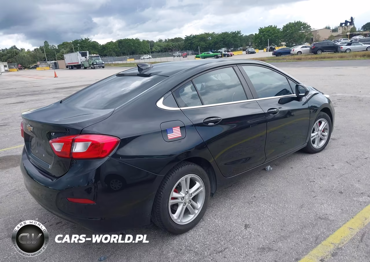 2018 Chevrolet Cruze Lt Auto VIN:1G1BE5SM3J7123641 - 4