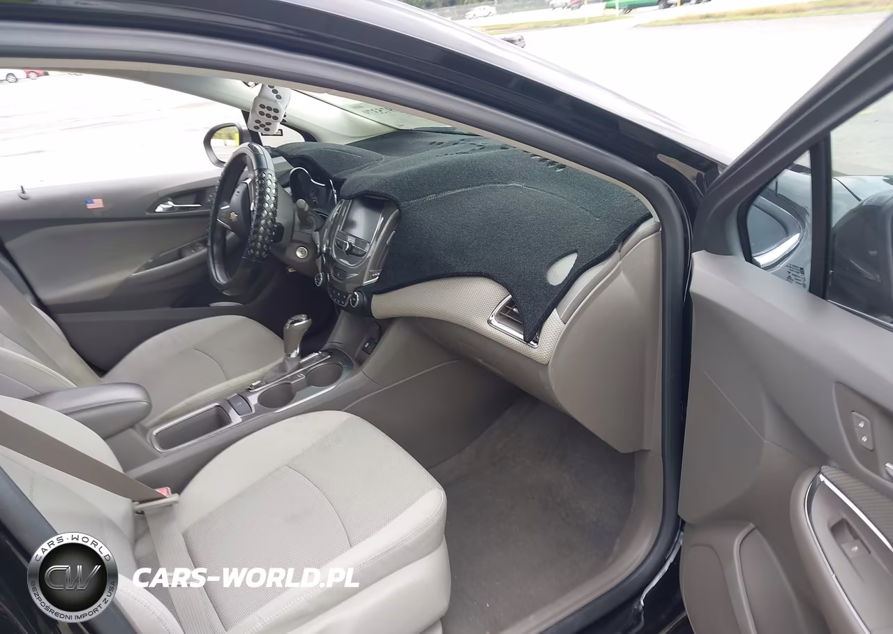 2018 Chevrolet Cruze Lt Auto VIN:1G1BE5SM3J7123641 - 5