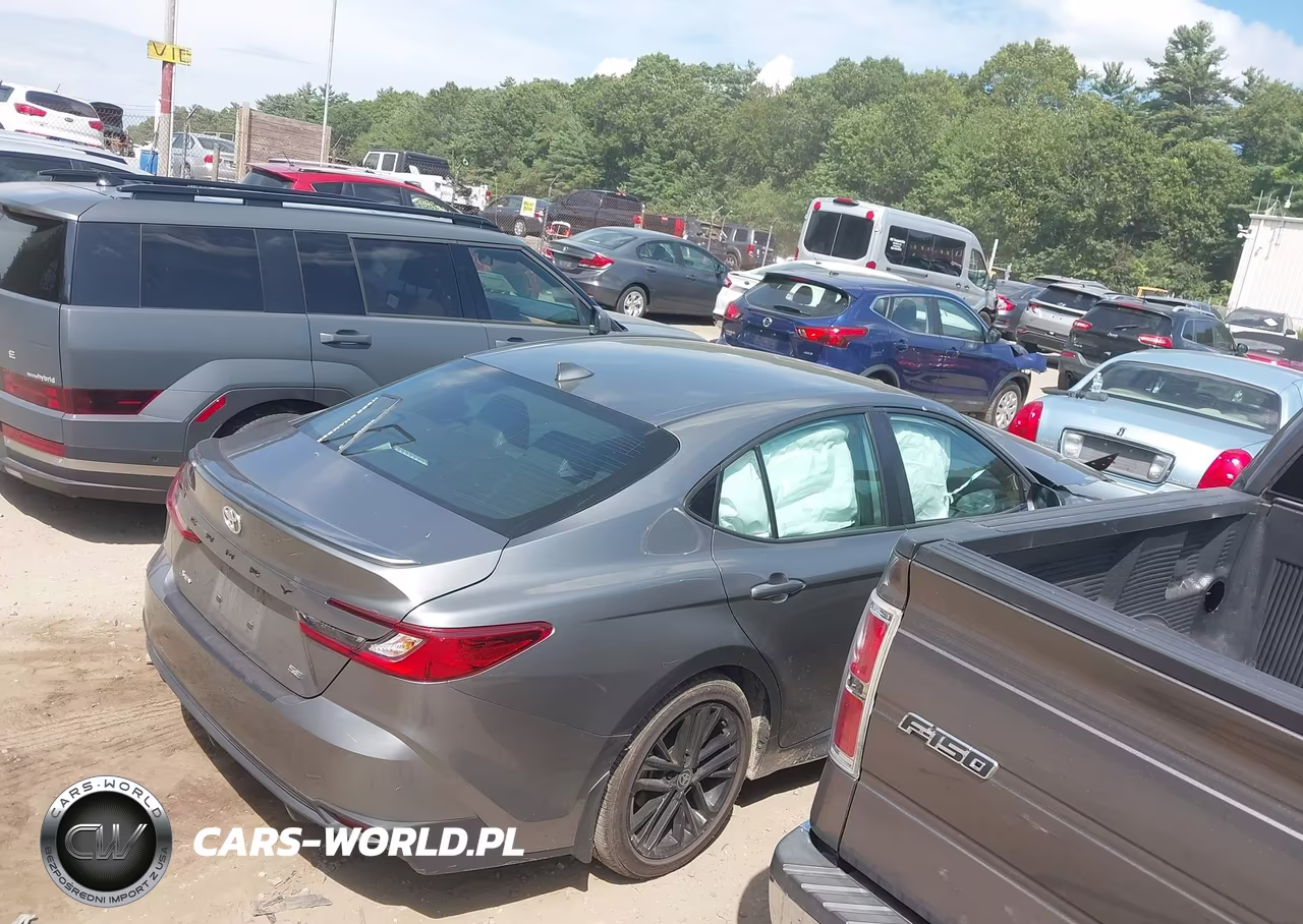 2025 Toyota Camry Se VIN:4T1DAACK3SU640681 - 13