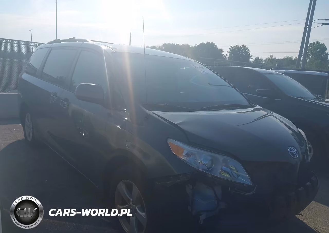 2012 Toyota Sienna Le V6 8 Passenger – zdjęcie 1 z 17