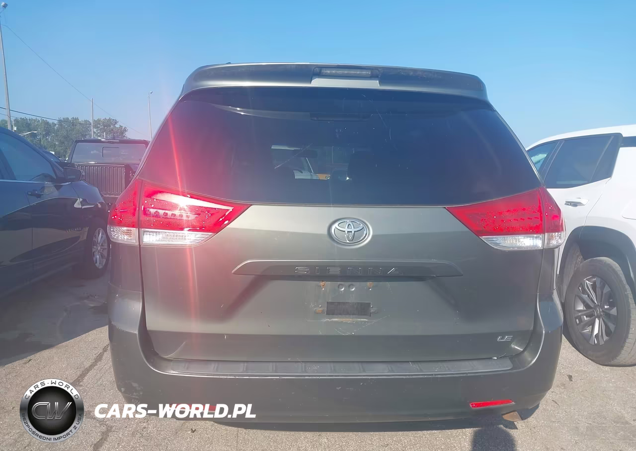 2012 Toyota Sienna Le V6 8 Passenger VIN:5TDKK3DC1CS276178 - 17