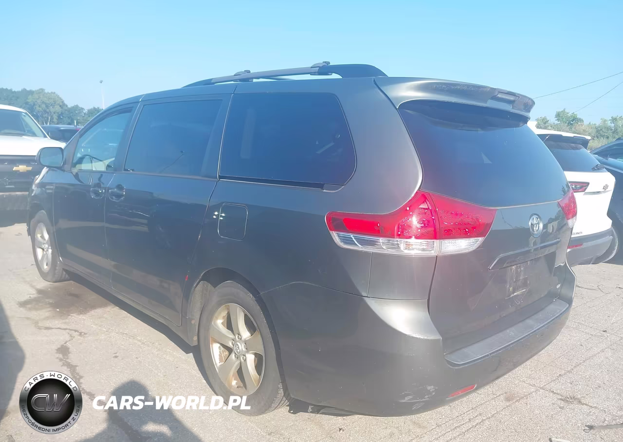 2012 Toyota Sienna Le V6 8 Passenger VIN:5TDKK3DC1CS276178 - 3