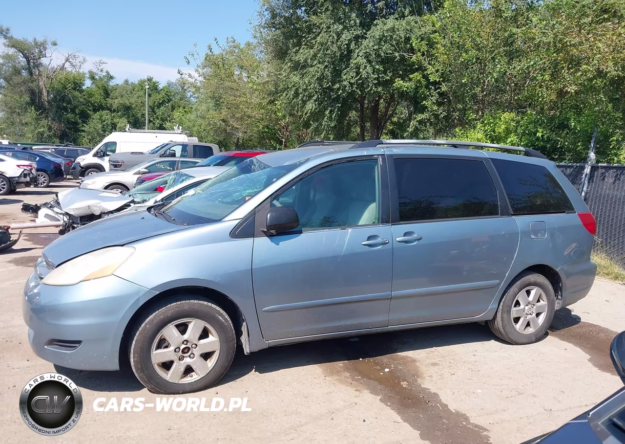2007 Toyota Sienna Le VIN:5TDZK23C27S070366 - 14