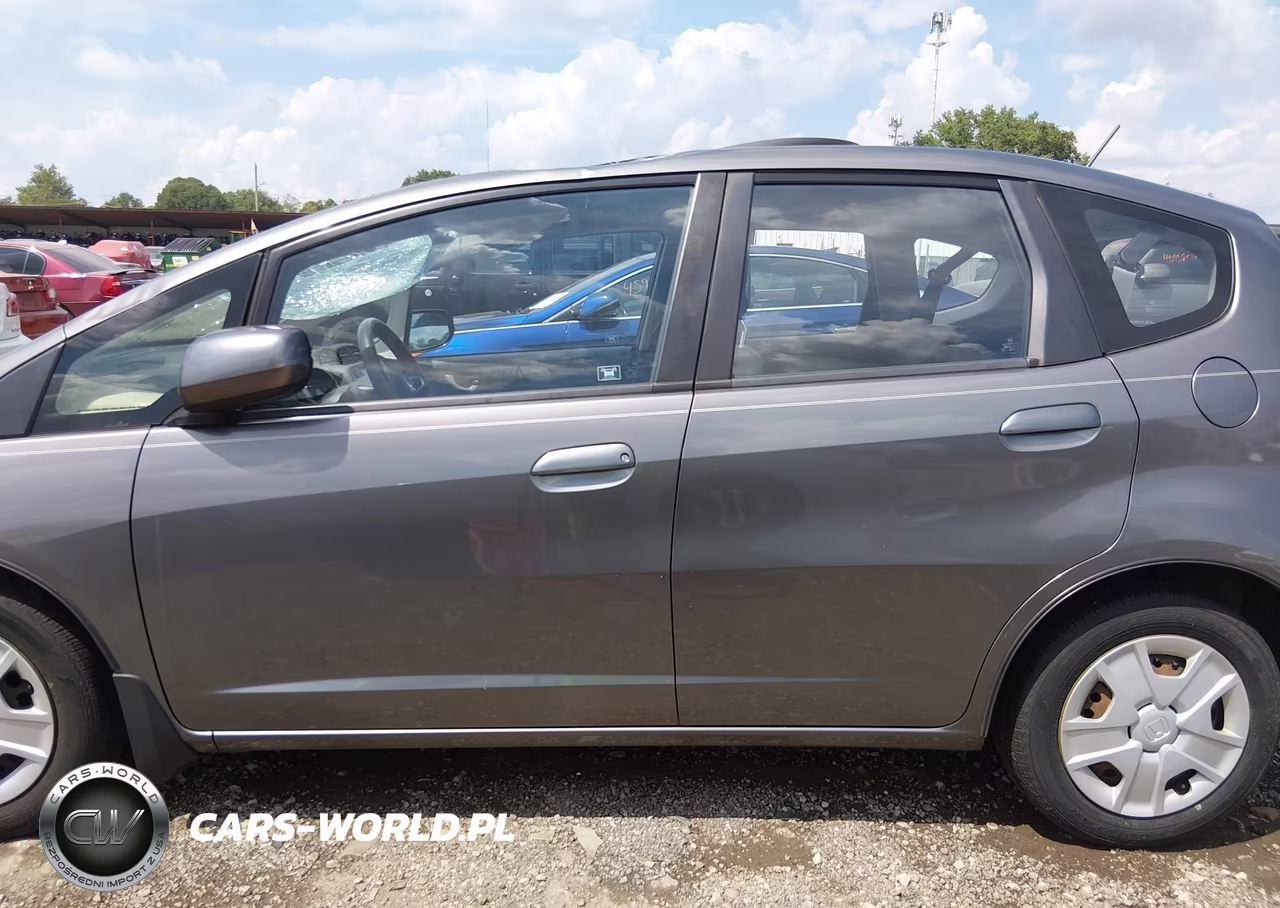 2013 Honda Fit VIN:JHMGE8H33DC060192 - 14