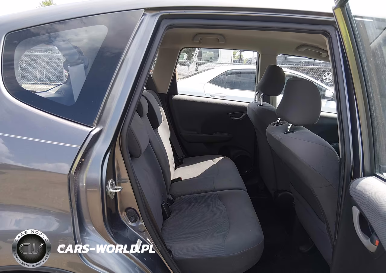 2013 Honda Fit VIN:JHMGE8H33DC060192 - 8