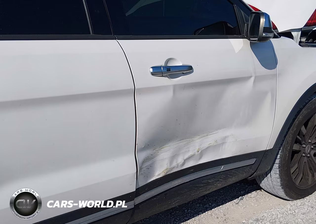 2017 Ford Explorer Platinum VIN:1FM5K8HT8HGA86220 - 6