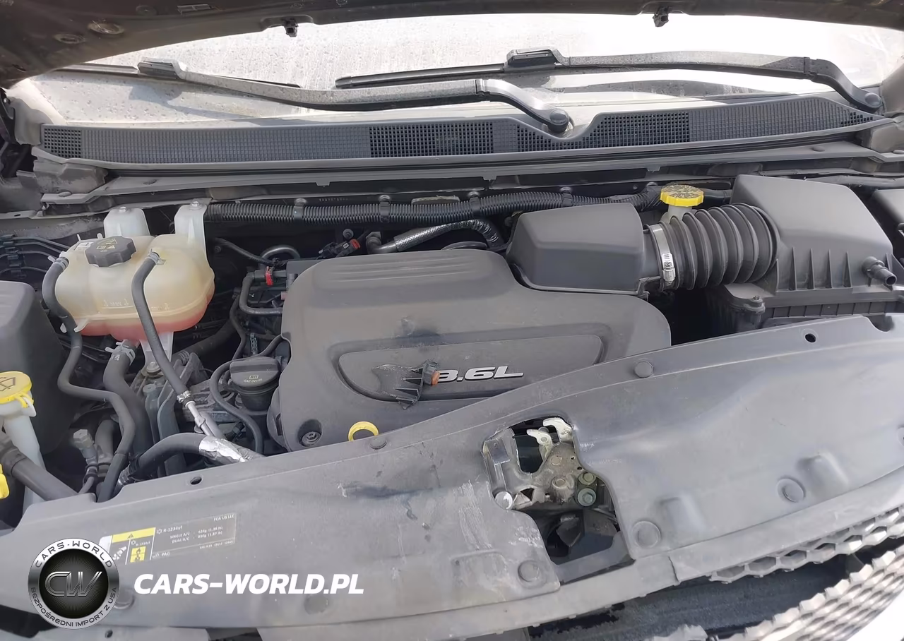 2018 Chrysler Pacifica Touring L Plus VIN:2C4RC1EGXJR113407 - 10