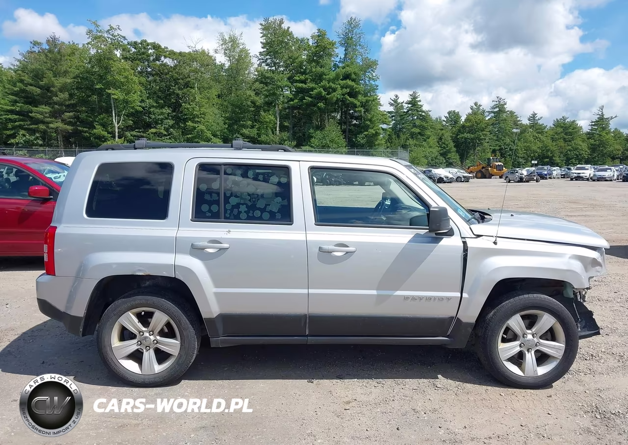 2014 Jeep Patriot Latitude VIN:1C4NJRFB0ED590233 - 14