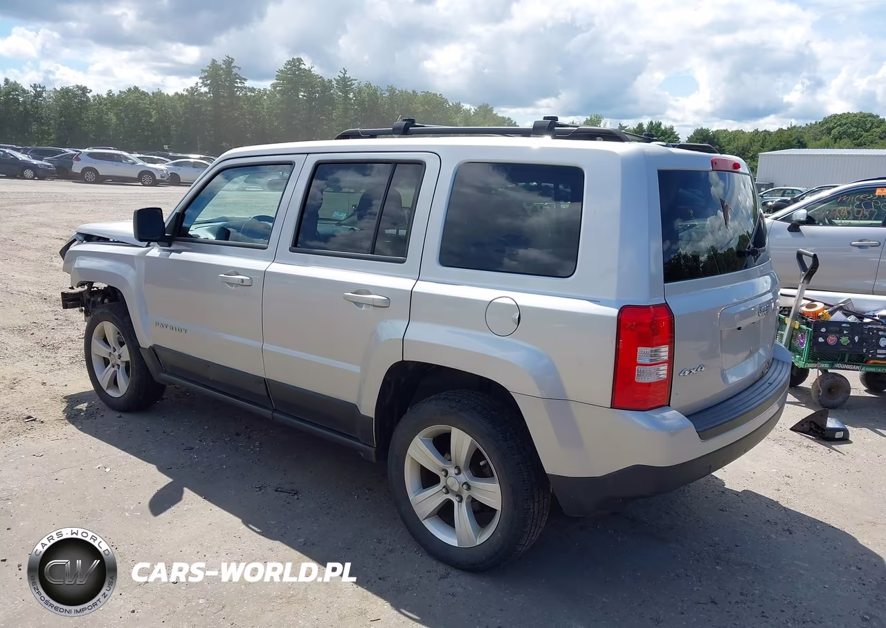 2014 Jeep Patriot Latitude VIN:1C4NJRFB0ED590233 - 3