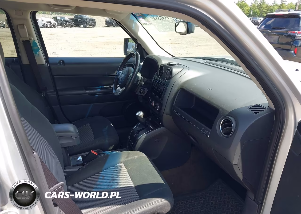 2014 Jeep Patriot Latitude VIN:1C4NJRFB0ED590233 - 5
