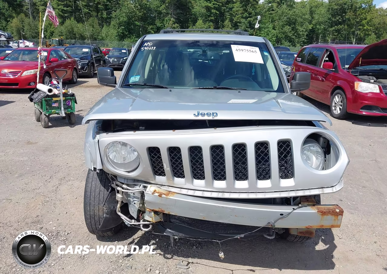 2014 Jeep Patriot Latitude VIN:1C4NJRFB0ED590233 - 6