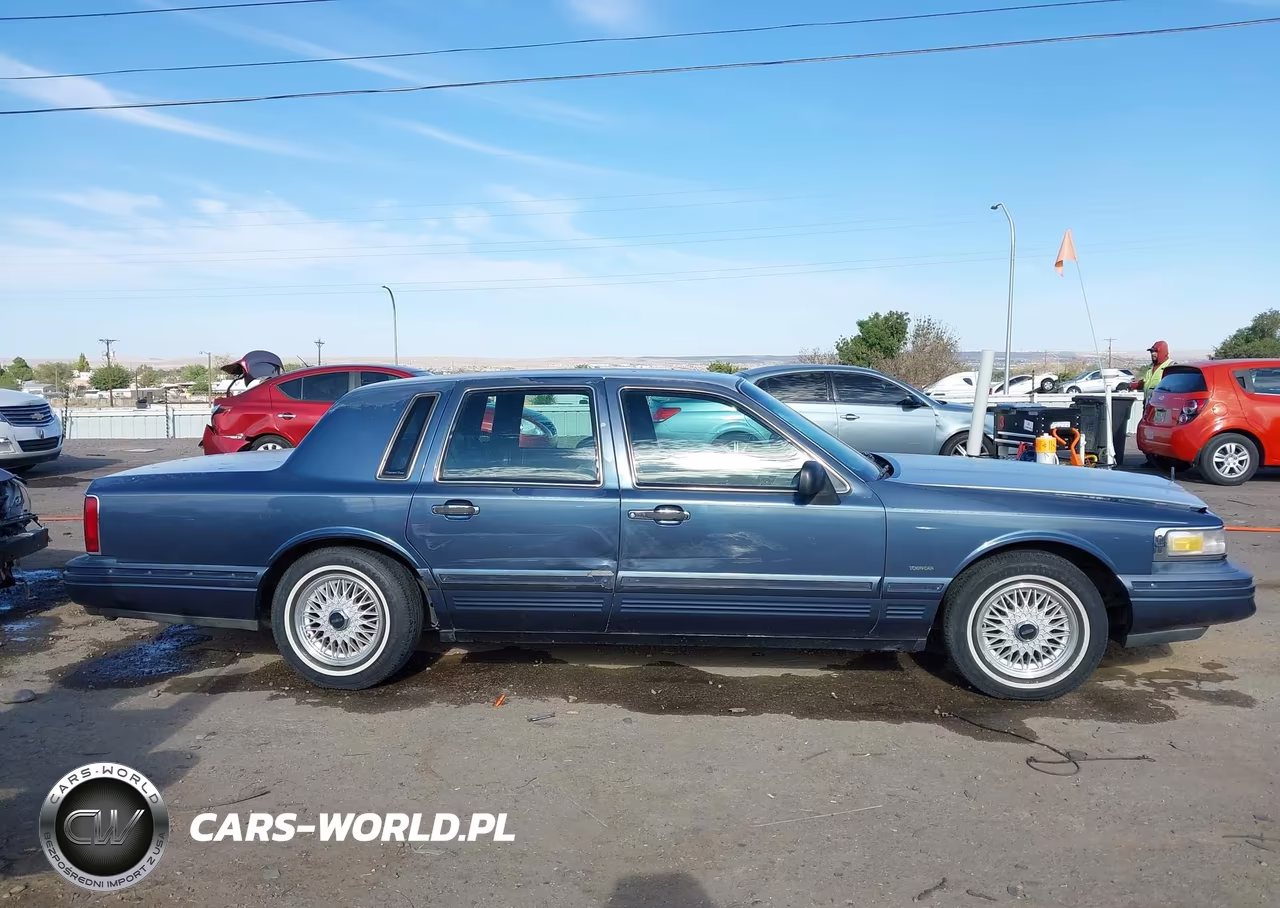 1996 Lincoln Town Car Sgn-Dmnd Anv-Cypress-Jn VIN:1LNLM82W2TY622635 - 13