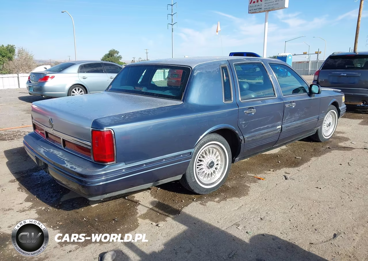 1996 Lincoln Town Car Sgn-Dmnd Anv-Cypress-Jn VIN:1LNLM82W2TY622635 - 4