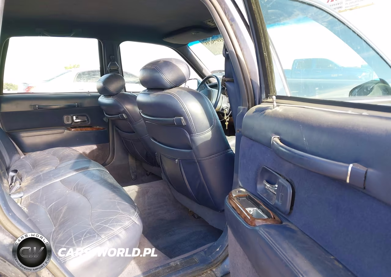 1996 Lincoln Town Car Sgn-Dmnd Anv-Cypress-Jn VIN:1LNLM82W2TY622635 - 8