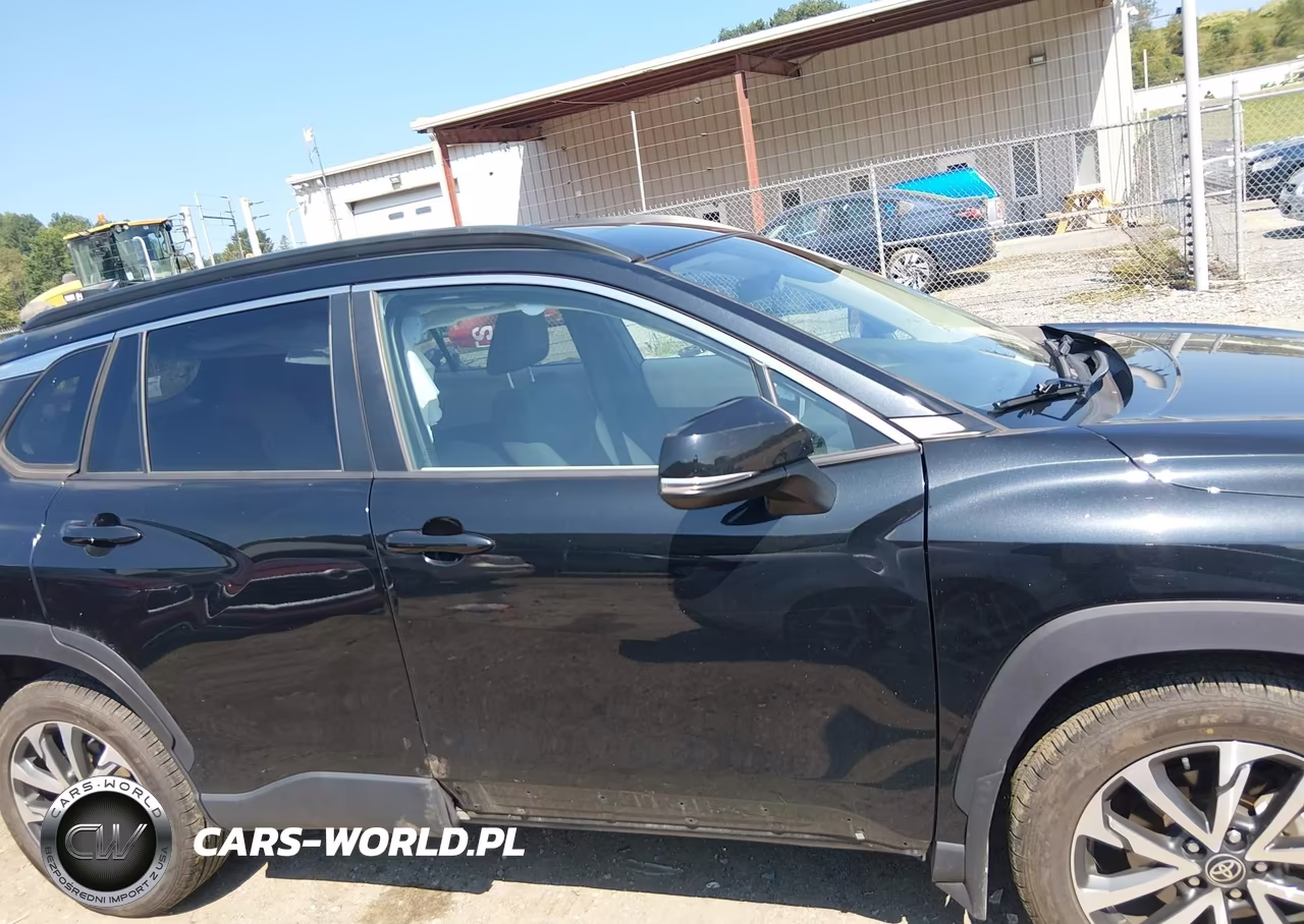 2023 Toyota Corolla Cross Xle VIN:7MUDAABG0PV053437 - 13