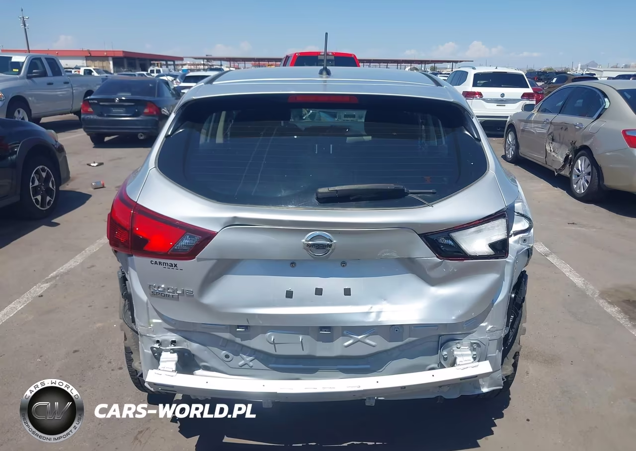 2018 Nissan Rogue Sport S VIN:JN1BJ1CP2JW160676 - 6