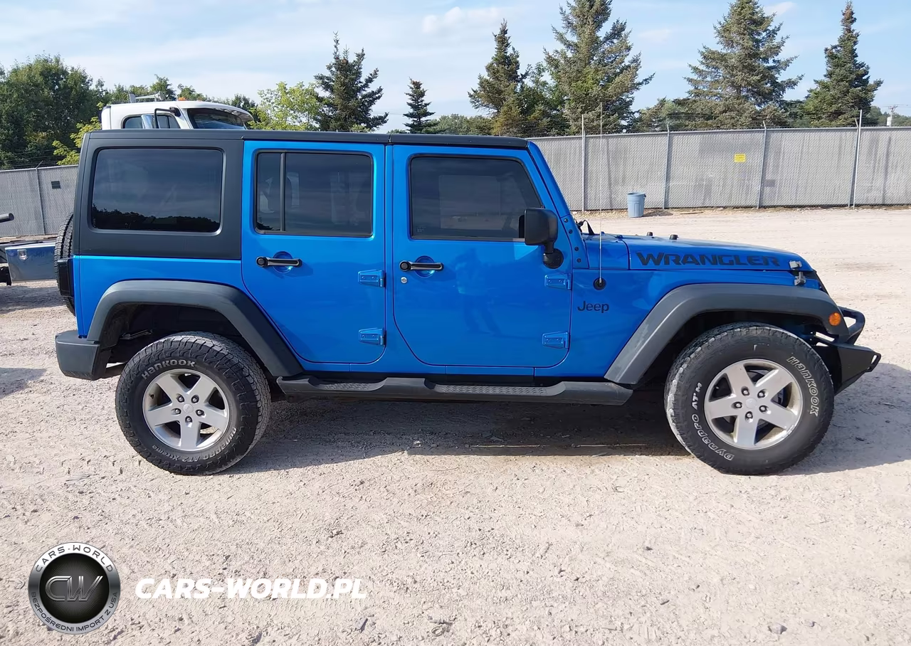 2015 Jeep Wrangler Unlimited Sport VIN:1C4BJWDG0FL523218 - 14