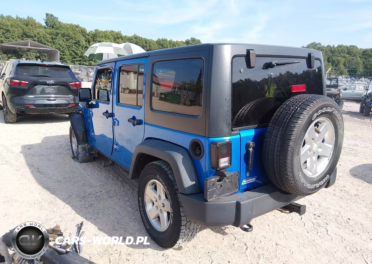 2015 Jeep Wrangler Unlimited Sport VIN:1C4BJWDG0FL523218 - 3