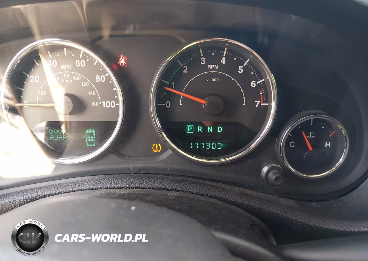 2015 Jeep Wrangler Unlimited Sport VIN:1C4BJWDG0FL523218 - 7