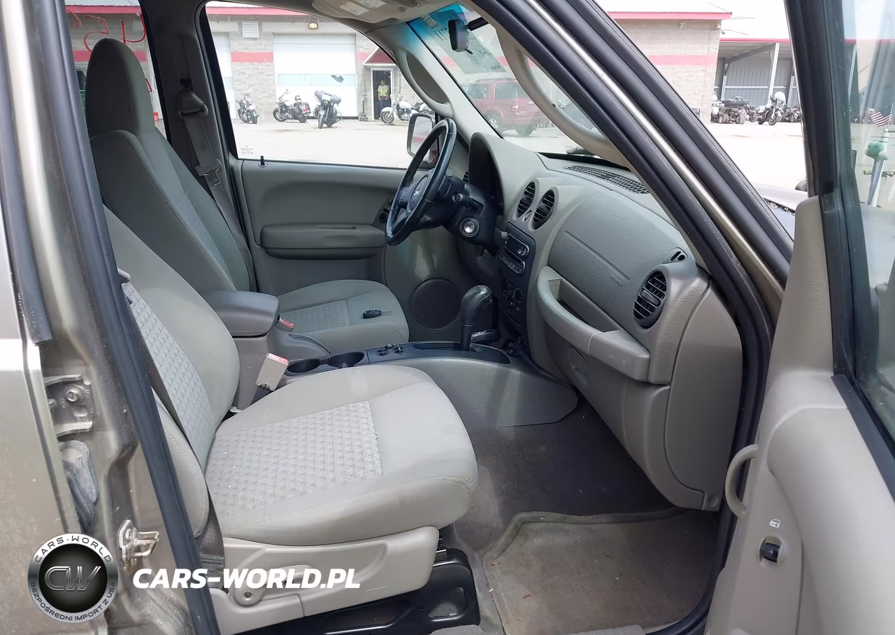 2006 Jeep Liberty Sport VIN:1J4GL48KX6W132198 - 5