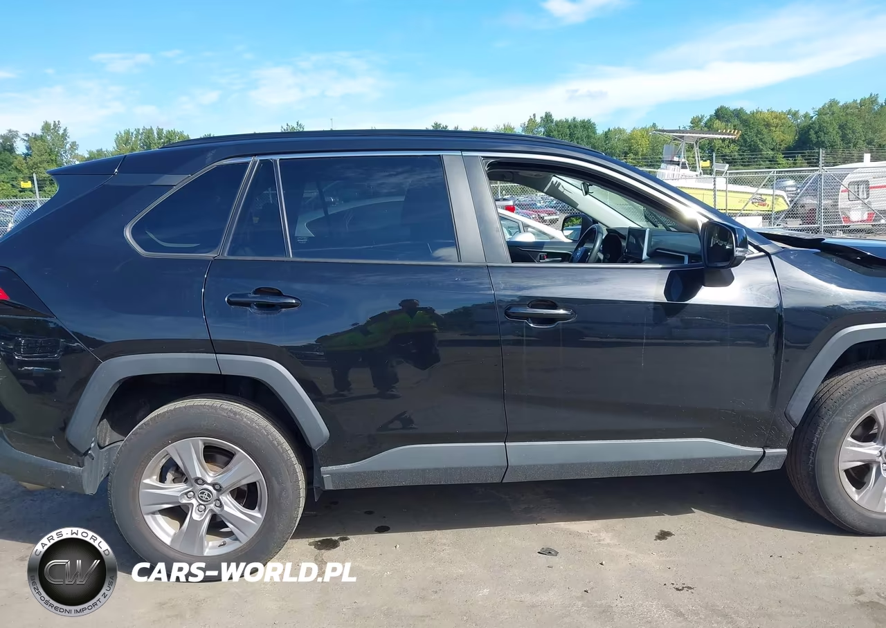2023 Toyota Rav4 Xle VIN:2T3P1RFV8PW369083 - 13