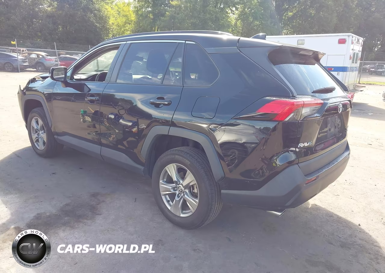 2023 Toyota Rav4 Xle VIN:2T3P1RFV8PW369083 - 3