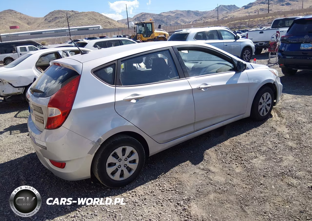 2015 Hyundai Accent Gs VIN:KMHCT5AE8FU206496 - 4