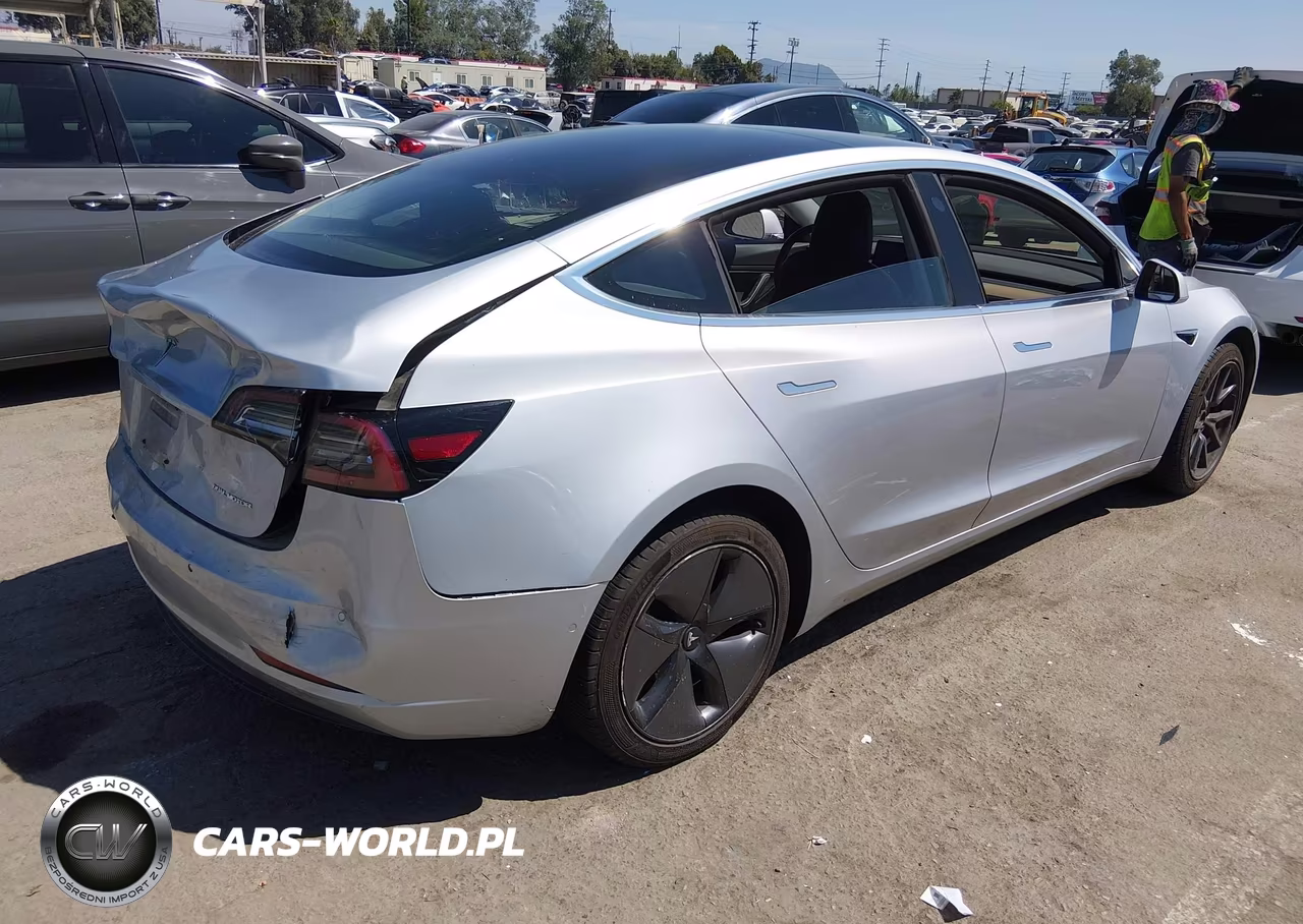 2018 Tesla Model 3 Long Range-Performance VIN:5YJ3E1EB4JF093350 - 4