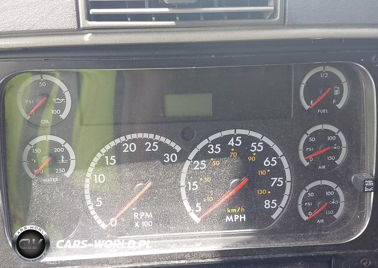 2010 Freightliner Columbia 112 VIN:1FUBF0CV4ADAP0136 - 5
