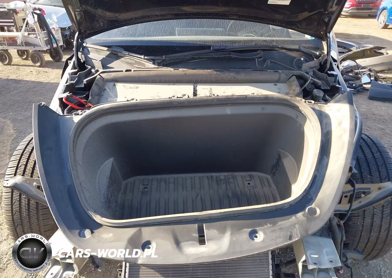 2022 Tesla Model Y VIN:7SAYGDEE9NF537567 - 10