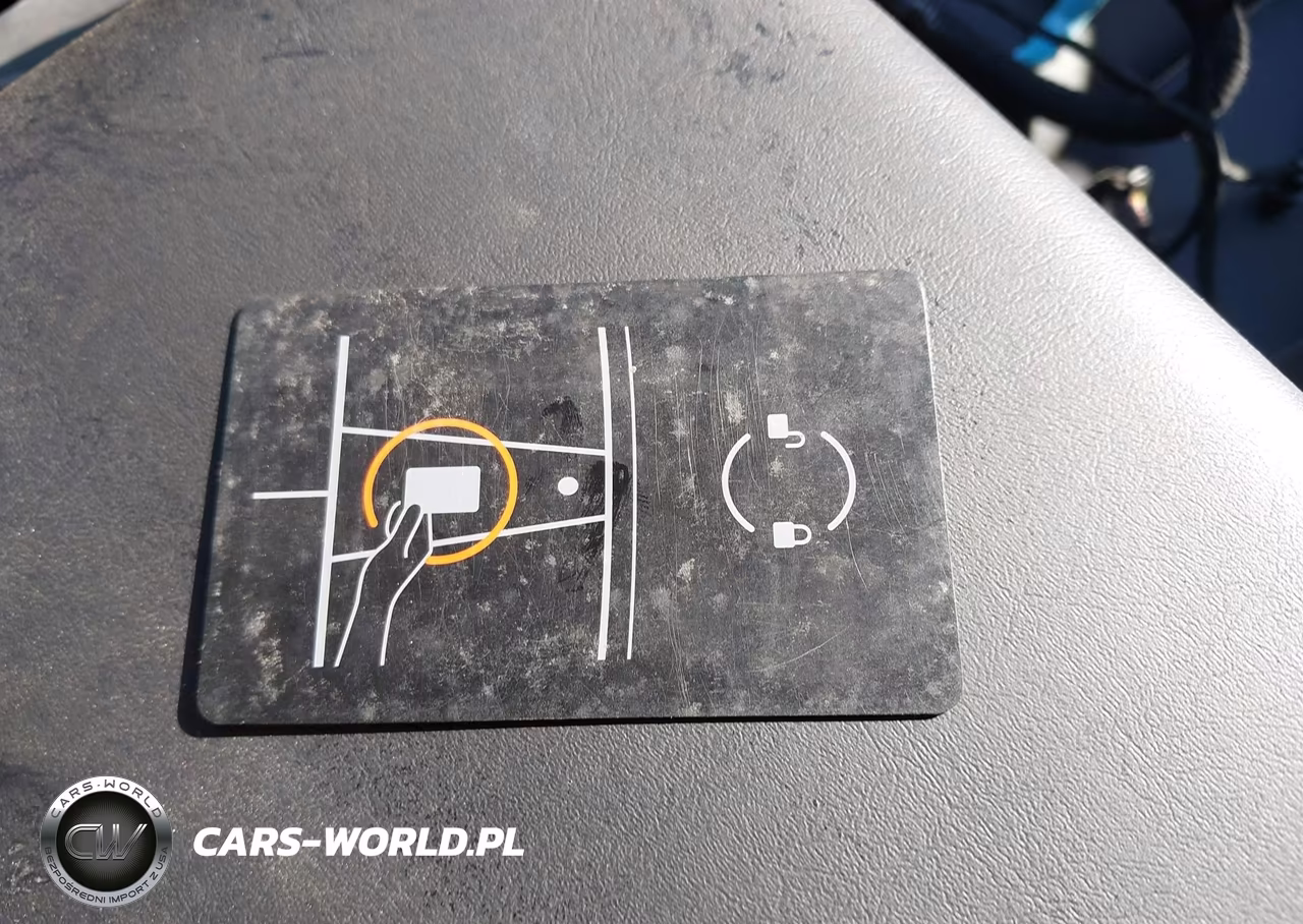 2022 Tesla Model Y VIN:7SAYGDEE9NF537567 - 11