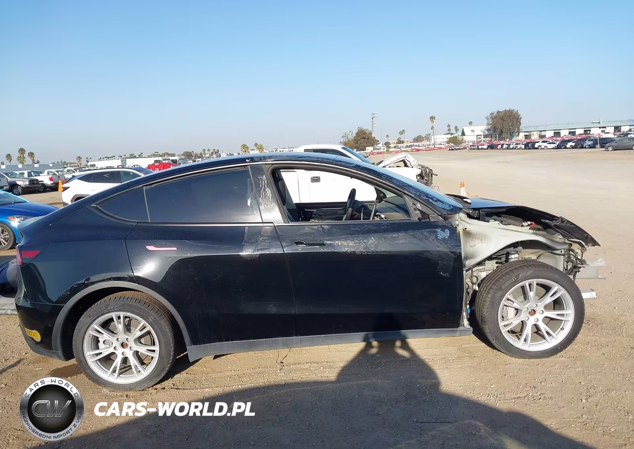 2022 Tesla Model Y VIN:7SAYGDEE9NF537567 - 14