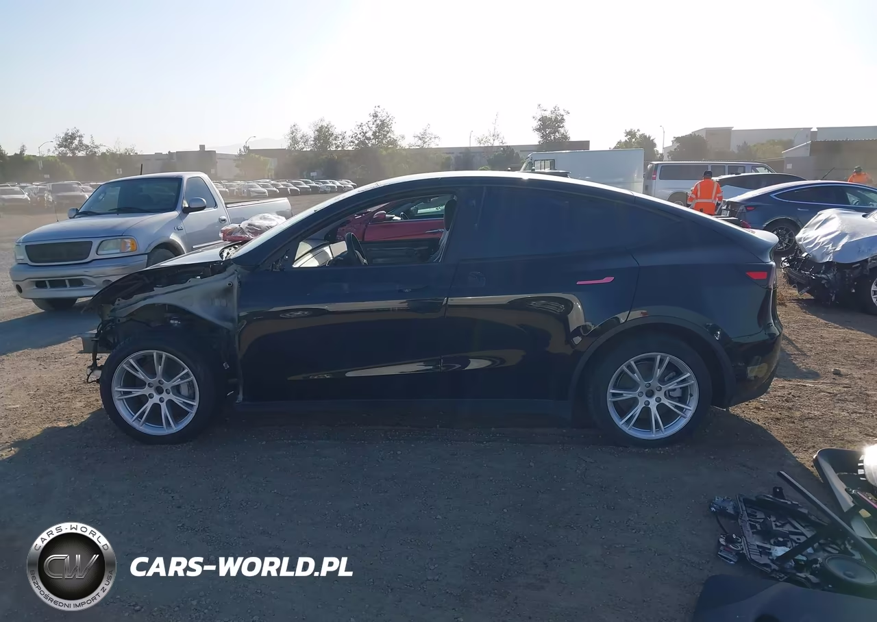 2022 Tesla Model Y VIN:7SAYGDEE9NF537567 - 15
