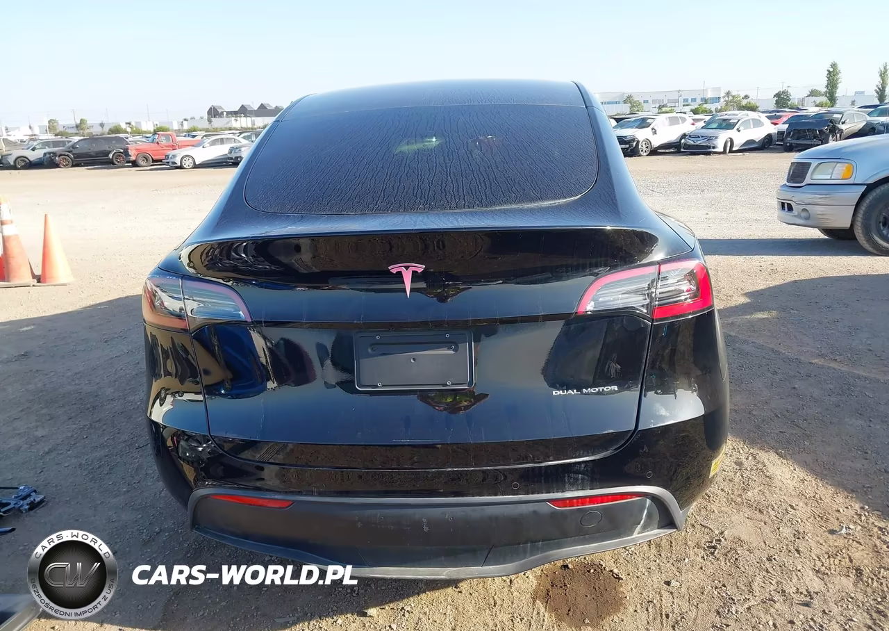 2022 Tesla Model Y VIN:7SAYGDEE9NF537567 - 17