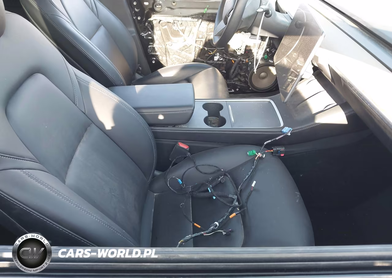2022 Tesla Model Y VIN:7SAYGDEE9NF537567 - 5