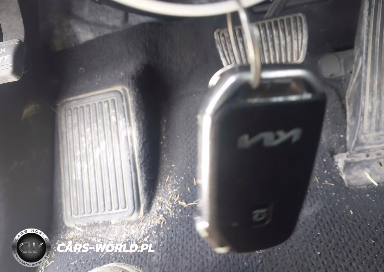 2023 Kia Sorento X-Line S VIN:5XYRLDLC3PG181207 - 11