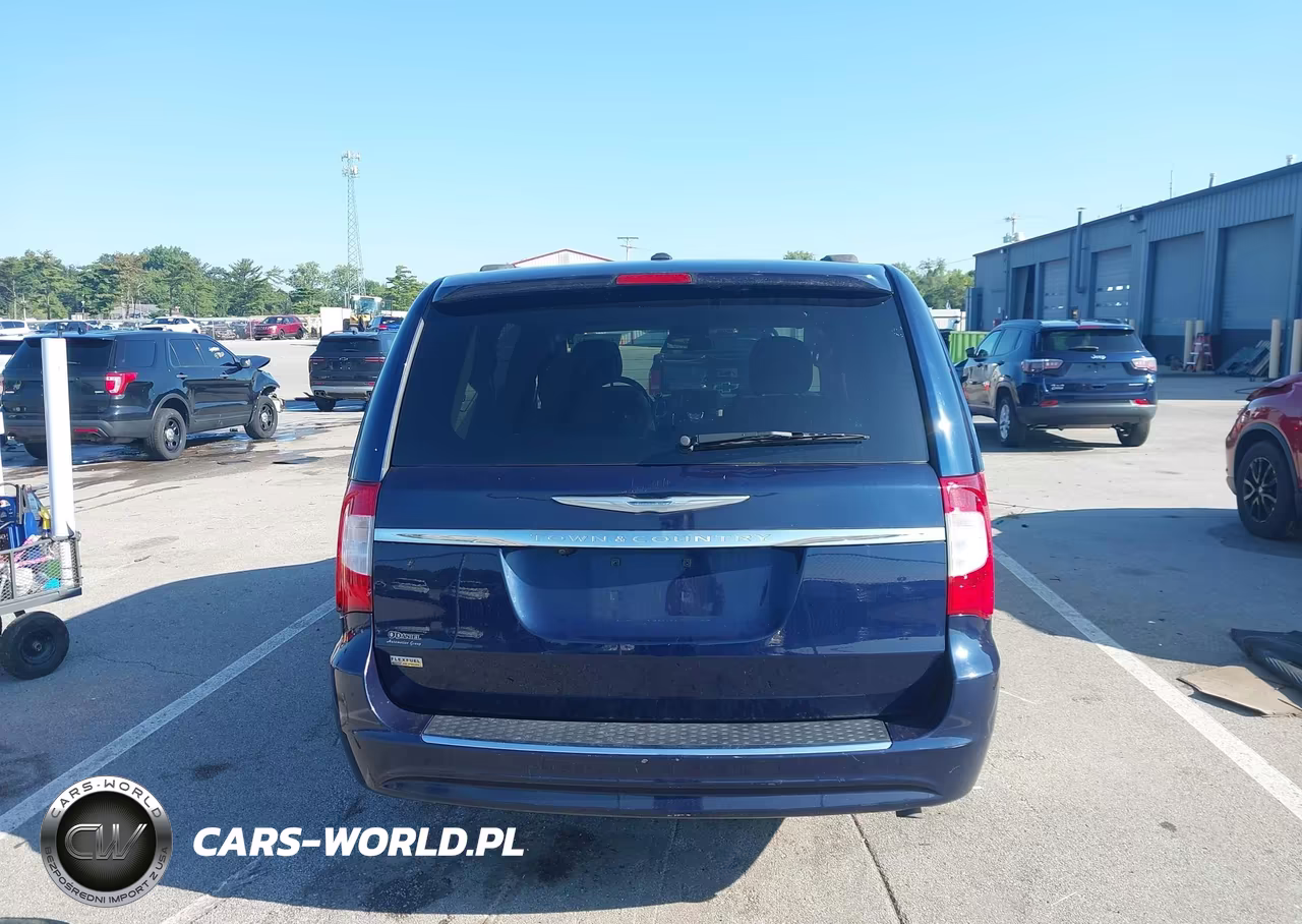 2016 Chrysler Town & Country Touring VIN:2C4RC1BGXGR185365 - 15