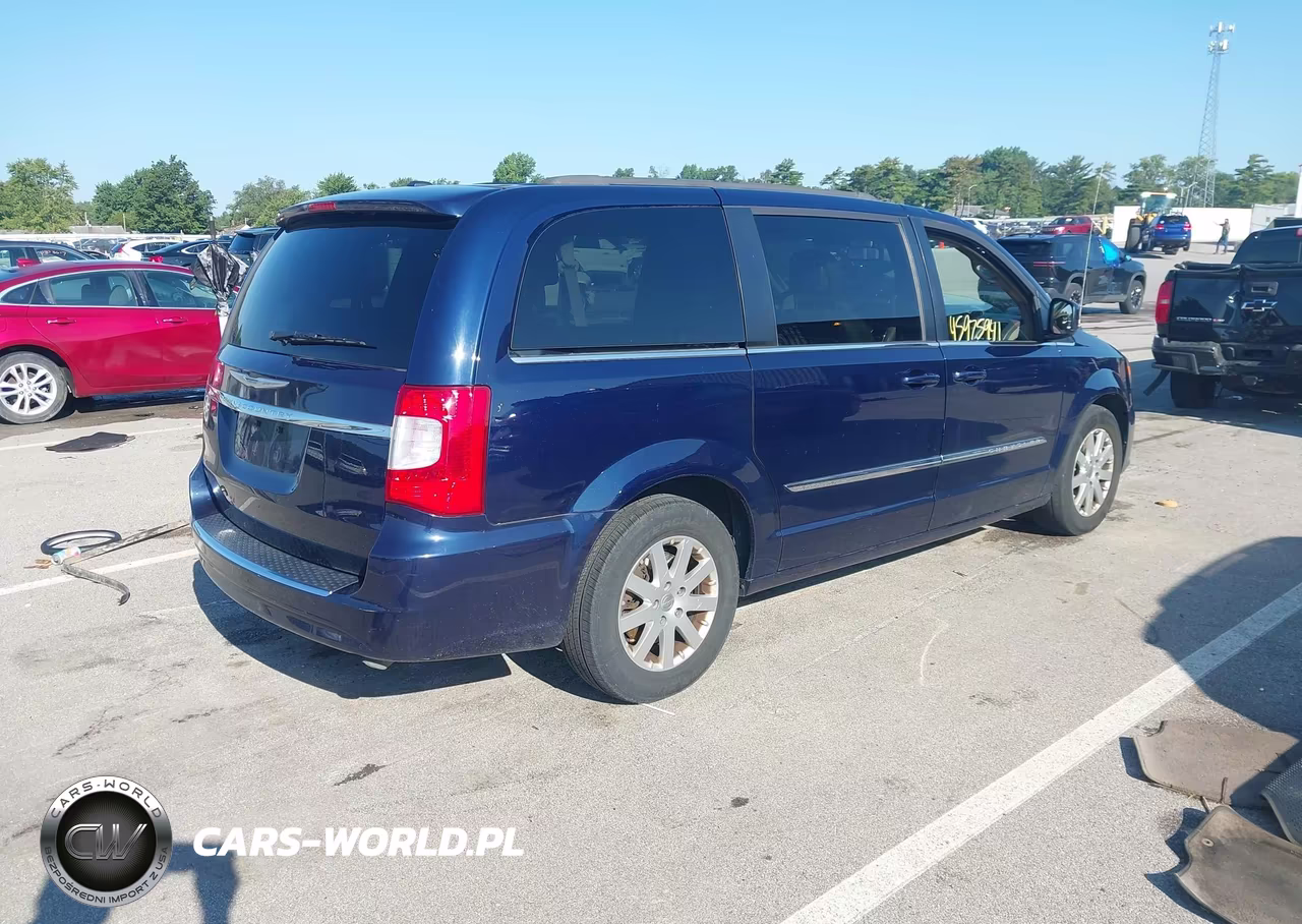 2016 Chrysler Town & Country Touring VIN:2C4RC1BGXGR185365 - 4