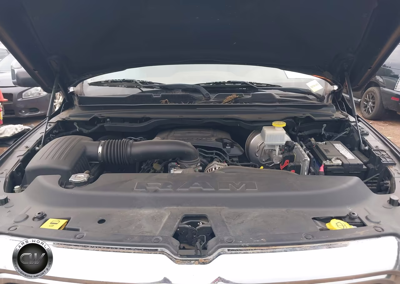 2019 Ram 1500 Laramie 4X4 5'7 Box VIN:1C6SRFJT1KN686430 - 10