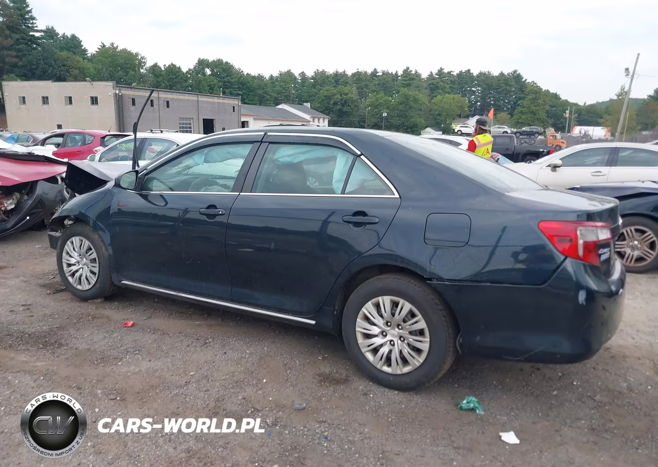 2014 Toyota Camry Le VIN:4T4BF1FK3ER386016 - 13