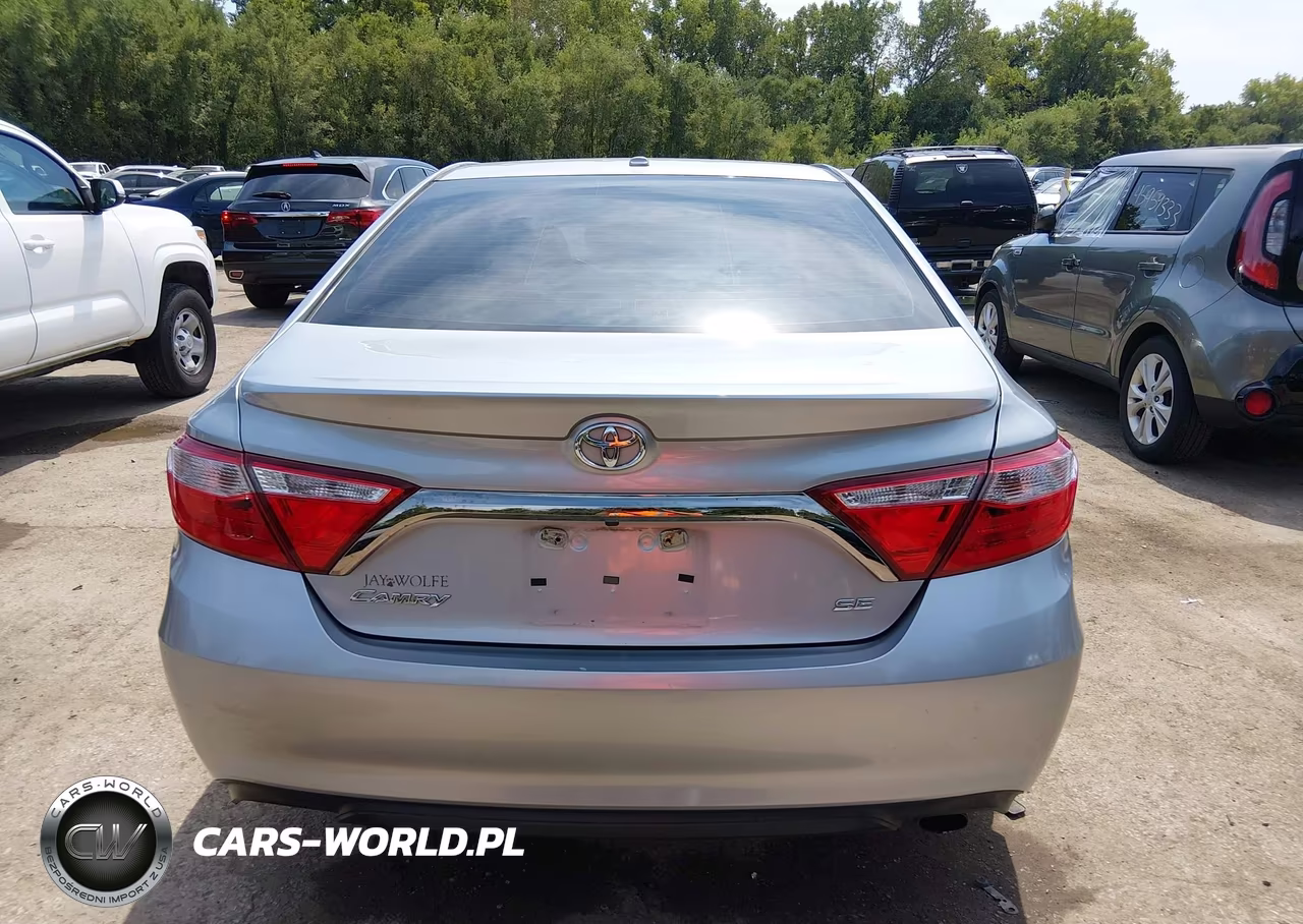 2015 Toyota Camry Se VIN:4T1BF1FK1FU498776 - 16