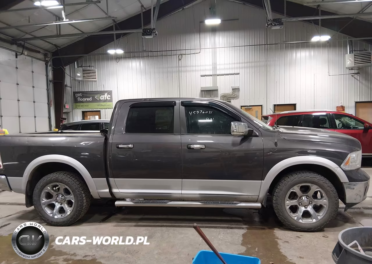 2016 Ram 1500 Laramie VIN:1C6RR7NT3GS232719 - 14