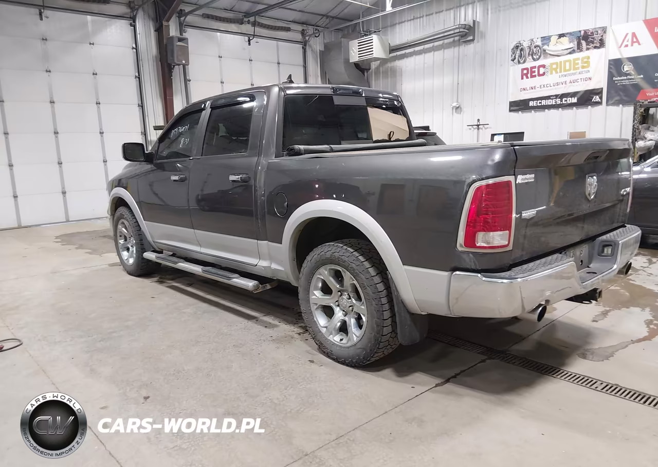 2016 Ram 1500 Laramie VIN:1C6RR7NT3GS232719 - 3