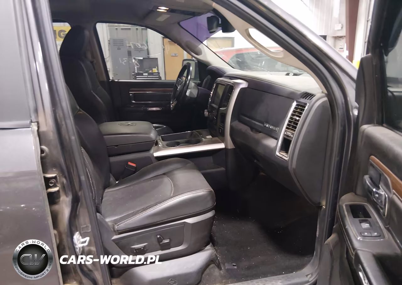 2016 Ram 1500 Laramie VIN:1C6RR7NT3GS232719 - 5