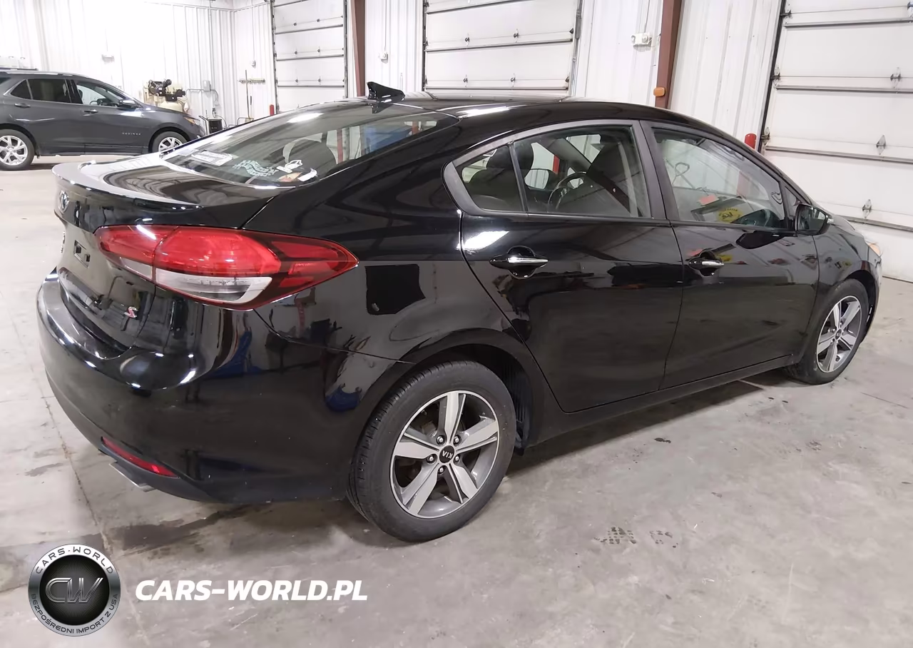 2018 Kia Forte S VIN:3KPFL4A74JE213286 - 4