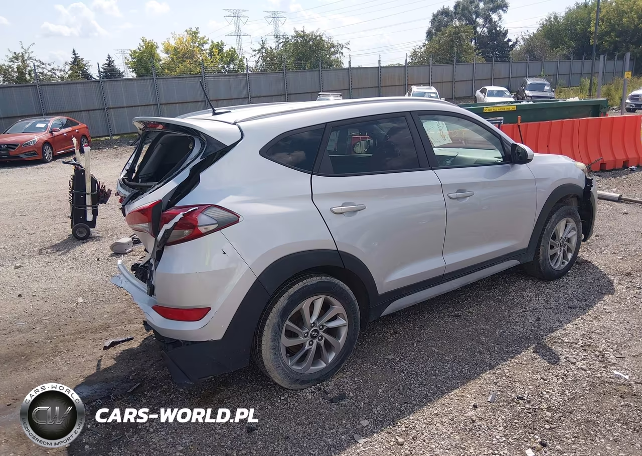 2017 Hyundai Tucson Se VIN:KM8J3CA44HU398487 - 4